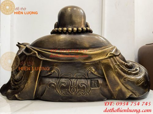 Tượng Di Lặc Dựa Bị Cầm Thỏi Vàng Bằng Đồng