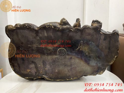 Tượng Di Lặc Dựa Bị Cầm Thỏi Vàng Bằng Đồng