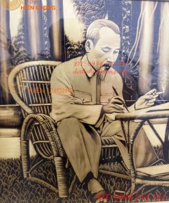 Tranh Bác Hồ Ngồi Viết Báo Bằng Đồng Liền Tấm