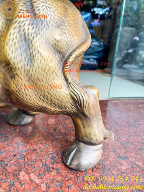 Tượng Trâu Vàng Việt Nam Bằng Đồng Cỡ Đại Dài 60cm