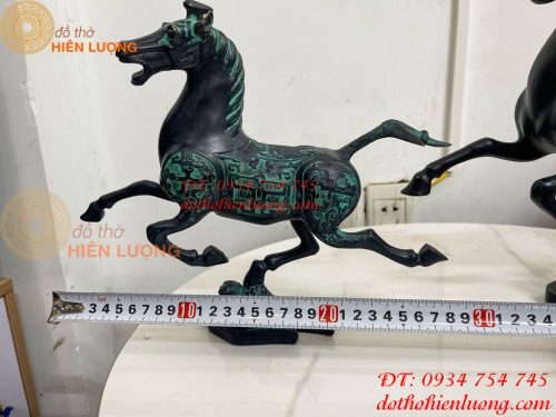 Tượng Ngựa Phi Bằng Đồng Màu Xanh Phong Thủy