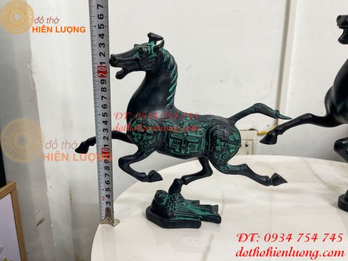 Tượng Ngựa Phi Bằng Đồng Màu Xanh Phong Thủy