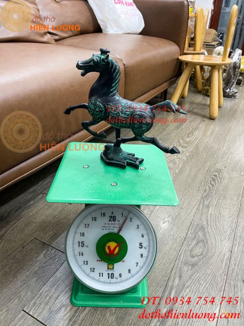 Tượng Ngựa Phi Bằng Đồng Màu Xanh Phong Thủy