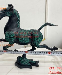 Tượng Ngựa Phi Bằng Đồng Màu Xanh Phong Thủy
