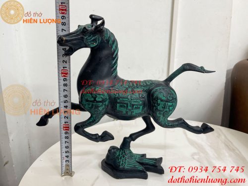 Tượng Ngựa Phi Bằng Đồng Màu Xanh Phong Thủy