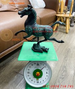 Tượng Ngựa Phi Bằng Đồng Màu Xanh Phong Thủy