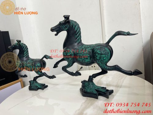 Tượng Ngựa Phi Bằng Đồng Màu Xanh Phong Thủy