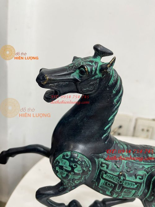 Tượng Ngựa Phi Bằng Đồng Màu Xanh Phong Thủy