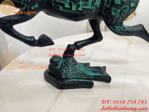 Tượng Ngựa Phi Bằng Đồng Màu Xanh Phong Thủy