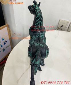 Tượng Ngựa Phi Bằng Đồng Màu Xanh Phong Thủy