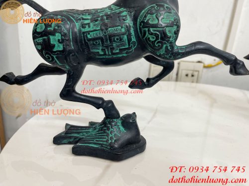 Tượng Ngựa Phi Bằng Đồng Màu Xanh Phong Thủy