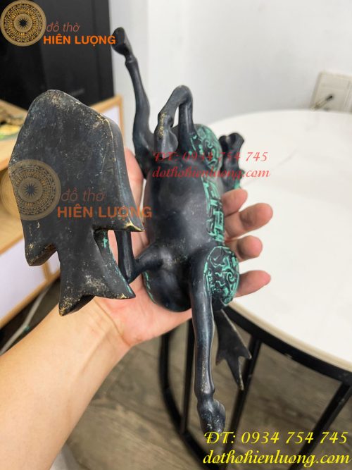 Tượng Ngựa Phi Bằng Đồng Màu Xanh Phong Thủy