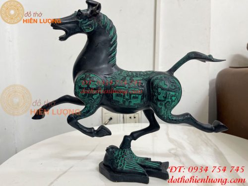 Tượng Ngựa Phi Bằng Đồng Màu Xanh Phong Thủy
