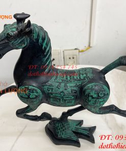 Tượng Ngựa Phi Bằng Đồng Màu Xanh Phong Thủy