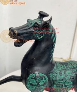 Tượng Ngựa Phi Bằng Đồng Màu Xanh Phong Thủy