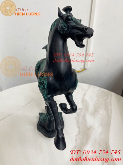 Tượng Ngựa Phi Bằng Đồng Màu Xanh Phong Thủy