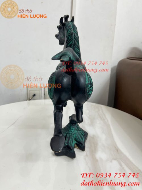 Tượng Ngựa Phi Bằng Đồng Màu Xanh Phong Thủy