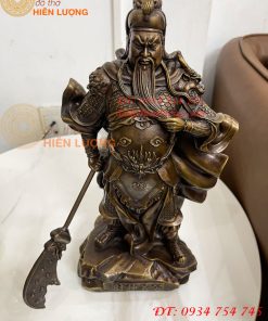 Tượng Quan Công Mặc Áo Rồng Đứng Trấn Ải Bằng Đồng Cao 35cm