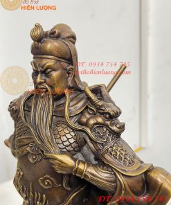 Tượng Quan Công Mặc Áo Rồng Đứng Trấn Ải Bằng Đồng Cao 35cm