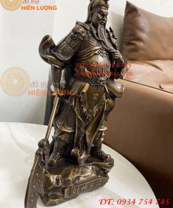 Tượng Quan Công Mặc Áo Rồng Đứng Trấn Ải Bằng Đồng Cao 35cm