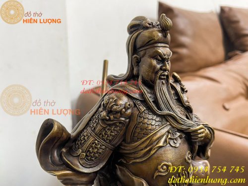 Tượng Quan Công Mặc Áo Rồng Đứng Trấn Ải Bằng Đồng Cao 35cm