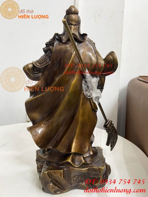 Tượng Quan Công Mặc Áo Rồng Đứng Trấn Ải Bằng Đồng Cao 35cm