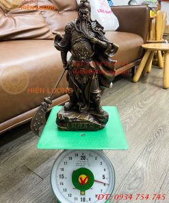 Tượng Quan Công Mặc Áo Rồng Đứng Trấn Ải Bằng Đồng Cao 35cm