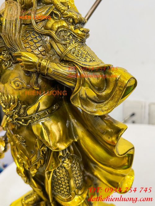 Tượng Quan Công Mặc Áo Rồng Đứng Trấn Ải Bằng Đồng Cao 35cm