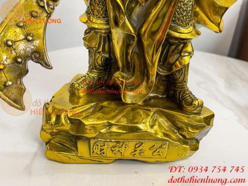 Tượng Quan Công Mặc Áo Rồng Đứng Trấn Ải Bằng Đồng Cao 35cm