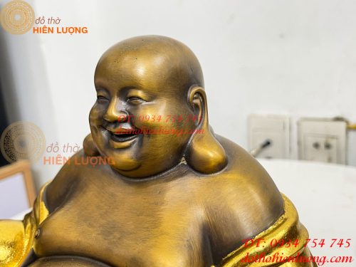 Tượng Di Lặc Cầm Thỏi Vàng Bằng Đồng Dát Vàng
