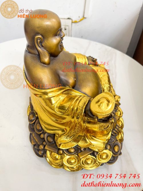 Tượng Di Lặc Cầm Thỏi Vàng Bằng Đồng Dát Vàng