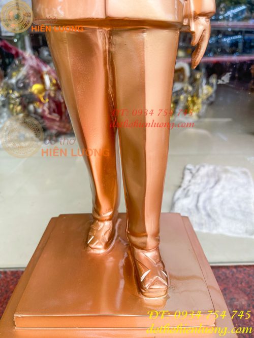 Tượng Bác Hồ Đứng Vẫy Tay Chào Cao 75cm Bằng Đồng Đỏ