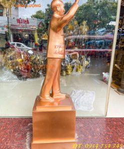 Tượng Bác Hồ Đứng Vẫy Tay Chào Cao 75cm Bằng Đồng Đỏ