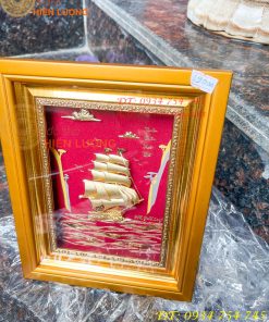 Tranh Thuận Buồm Xuôi Gió Mạ Vàng Để Bàn KT 20x25cm