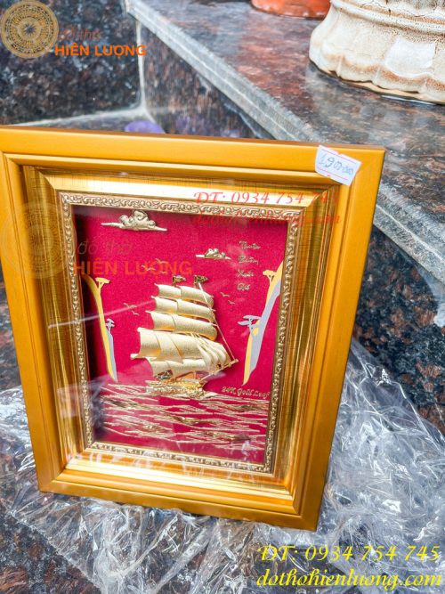 Tranh Thuận Buồm Xuôi Gió Mạ Vàng Để Bàn KT 20x25cm