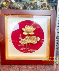Tranh Hoa Sen Để Bàn Mạ Vàng 24K KT 20x20cm