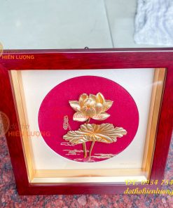 Tranh Hoa Sen Để Bàn Mạ Vàng 24K KT 20x20cm