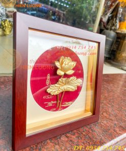 Tranh Hoa Sen Để Bàn Mạ Vàng 24K KT 20x20cm