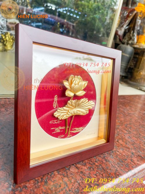 Tranh Hoa Sen Để Bàn Mạ Vàng 24K KT 20x20cm