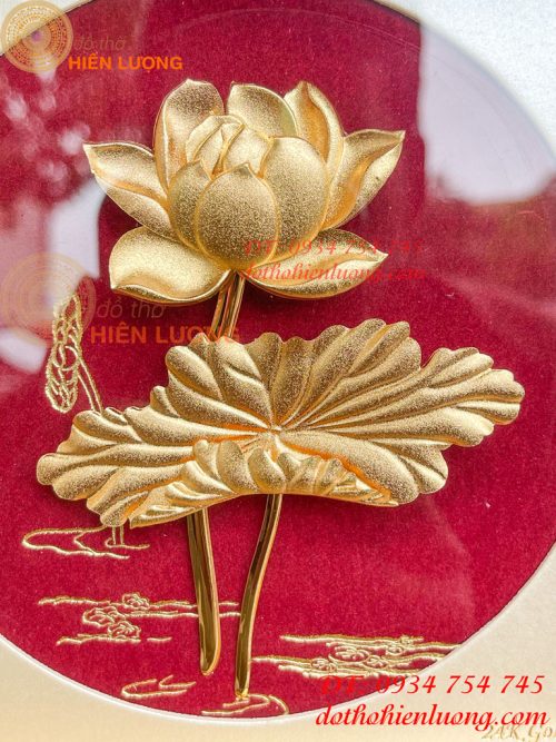 Tranh Hoa Sen Để Bàn Mạ Vàng 24K KT 20x20cm