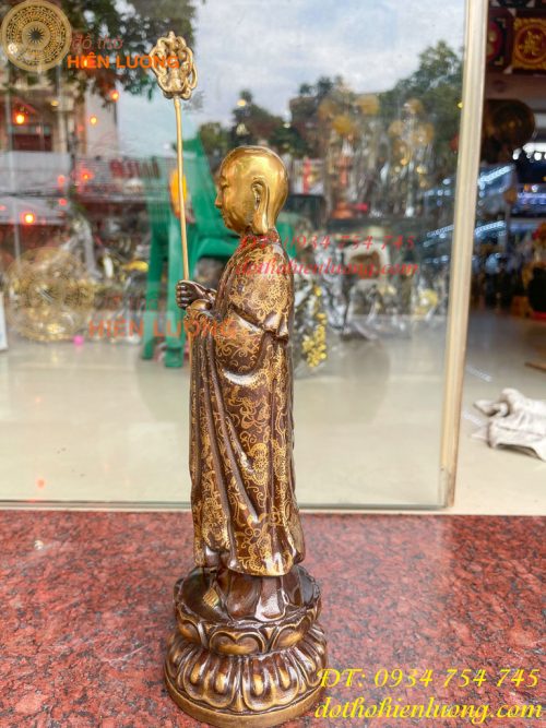 Tượng Địa Tạng Vương Bồ Tát Đứng Cao 30cm Bằng Đồng Vẽ Gấm