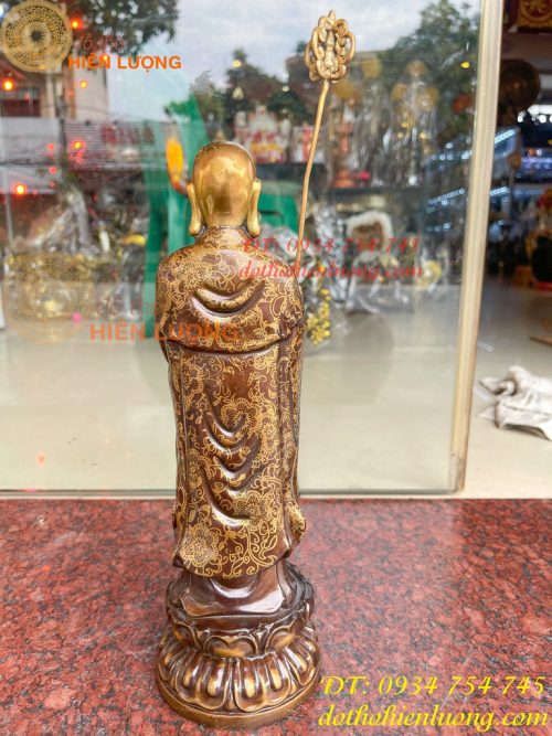 Tượng Địa Tạng Vương Bồ Tát Đứng Cao 30cm Bằng Đồng Vẽ Gấm