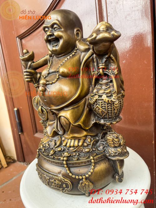 Tượng Di Lặc Đứng Gánh Tiền Bằng Đồng Hun Cao 30cm