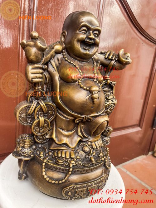 Tượng Di Lặc Đứng Gánh Tiền Bằng Đồng Hun Cao 30cm