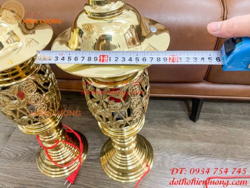 Đôi Đèn Hoa Sen Hình Quả Dứa Bằng Đồng Cao 55cm Thờ Cúng