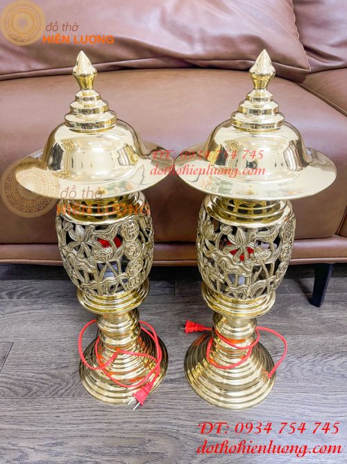 Đôi Đèn Hoa Sen Hình Quả Dứa Bằng Đồng Cao 55cm Thờ Cúng