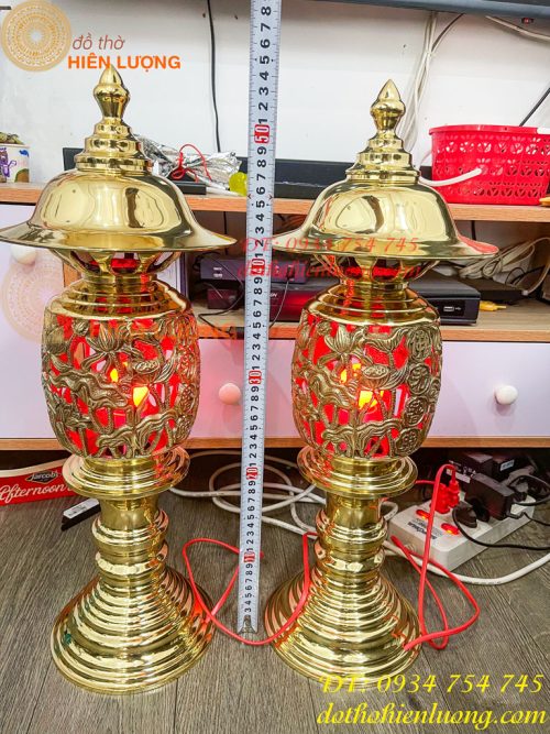 Đôi Đèn Hoa Sen Hình Quả Dứa Bằng Đồng Cao 55cm Thờ Cúng