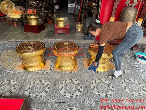 Quả Trống Đồng Đỏ 50cm Dát Vàng Kèm Đế Gỗ