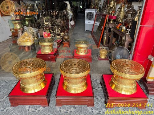 Quả Trống Đồng Đỏ 50cm Dát Vàng Kèm Đế Gỗ
