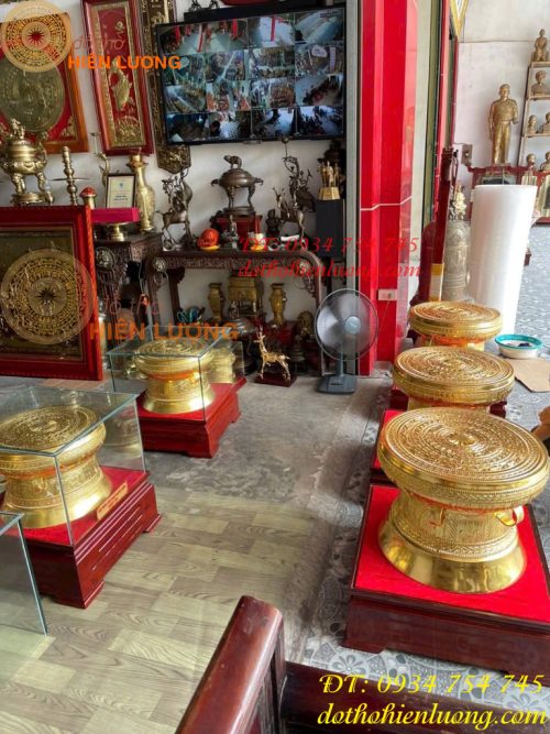 Quả Trống Đồng Đỏ 50cm Dát Vàng Kèm Đế Gỗ